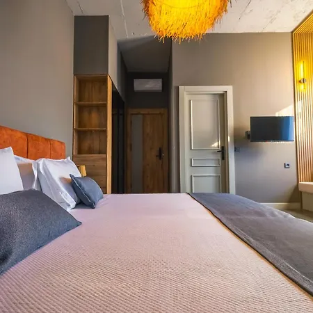Lab Hotel *